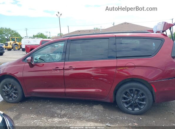2C4RC3BGXMR599804 2021 CHRYSLER PACIFICA Maroon Widok wnętrza z tyłu