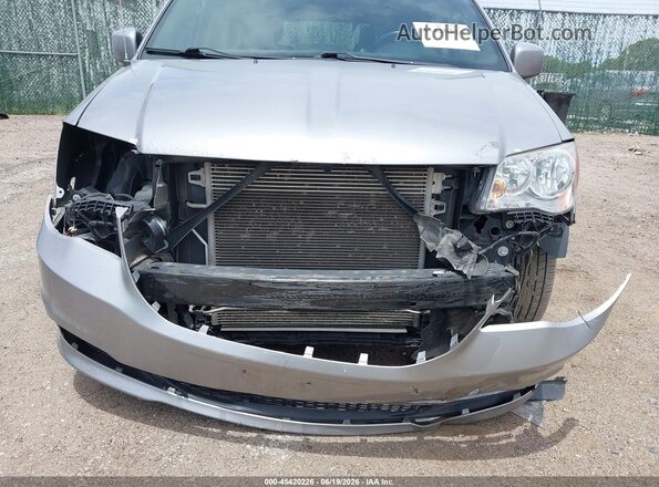 2C4RDGCG0HR691139 2017 DODGE GRAND CARAVAN Silver Widok z przodu