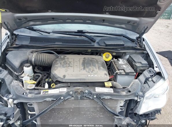 2C4RDGCG0HR691139 2017 DODGE GRAND CARAVAN Silver Widok z tyłu