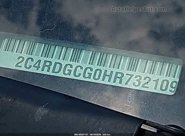 2C4RDGCG0HR732109 2017 DODGE GRAND CARAVAN Silver Շարժիչի բաժամունքի տեսք