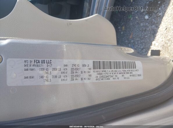 2C4RDGCG0HR772447 2017 DODGE GRAND CARAVAN Серебряный 