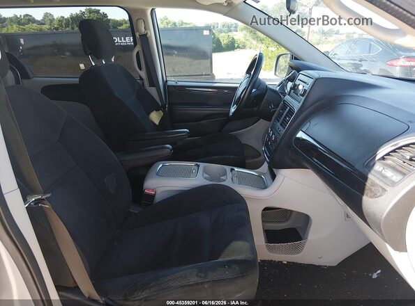 2C4RDGCG2GR328209 2016 DODGE GRAND CARAVAN Silver Front interior view