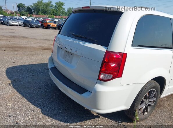 2C4RDGCG2GR350985 2016 DODGE GRAND CARAVAN White Front view