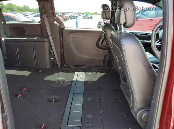 2C4RDGCG2JR136568 2018 DODGE GRAND Red Rear interior view