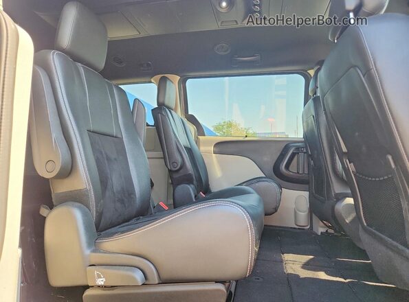 2C4RDGCG3JR177565 2018 DODGE GRAND Gray Rear interior view