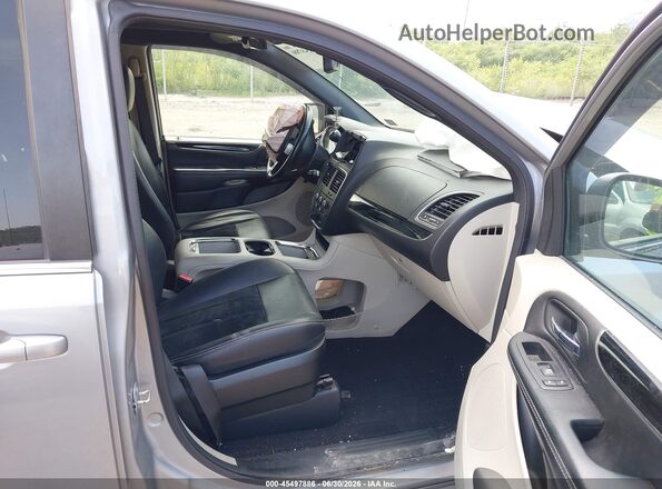 2C4RDGCG3JR302287 2018 DODGE GRAND CARAVAN Silver Вид салону спереду