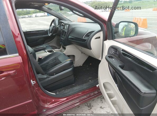 2C4RDGCG5HR801747 2017 DODGE GRAND CARAVAN Maroon Front interior view