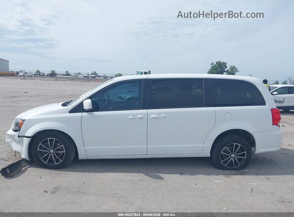 2C4RDGCG5JR303652 2018 DODGE GRAND CARAVAN White Вид задньої частини салону
