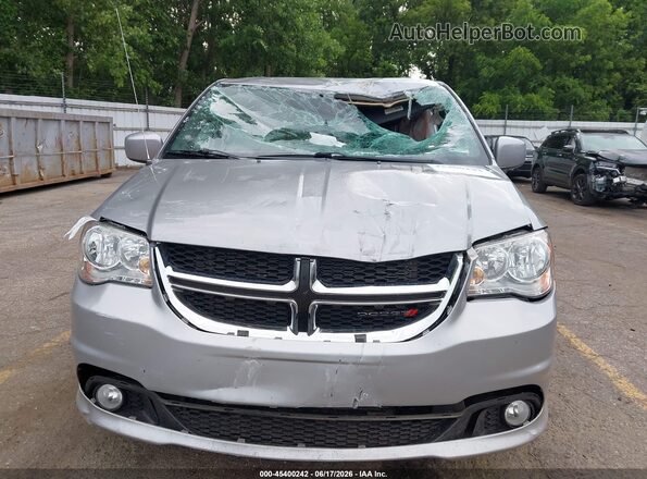2C4RDGCG7HR674158 2017 DODGE GRAND CARAVAN Silver Front view