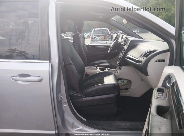 2C4RDGCG7JR223902 2018 DODGE GRAND CARAVAN Silver Սալոնի դիմացի տեսք