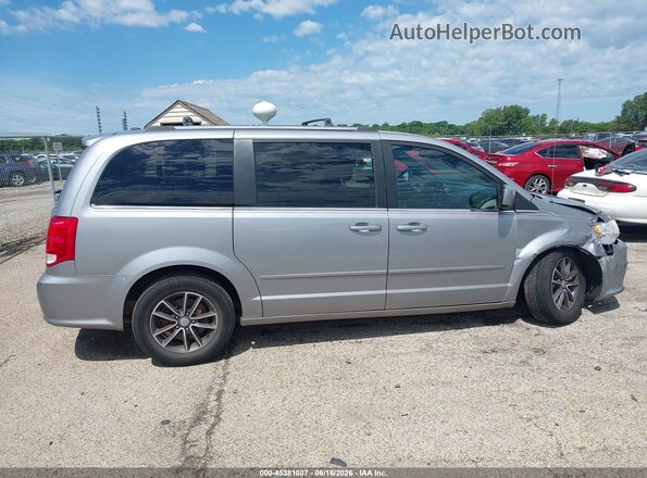 2C4RDGCG8HR863272 2017 DODGE GRAND CARAVAN Silver უკანა სალონის ხედი