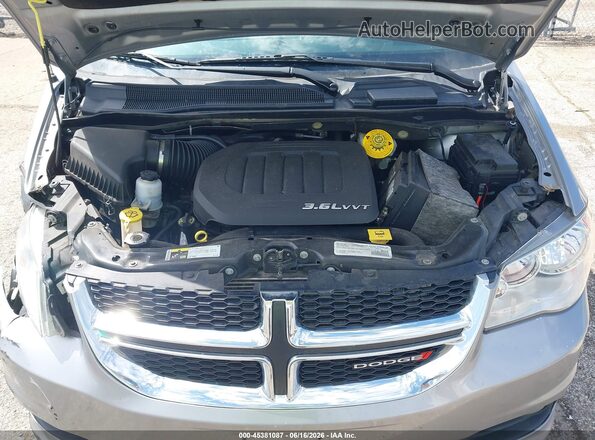 2C4RDGCG8HR863272 2017 DODGE GRAND CARAVAN Silver უკანა ხედი