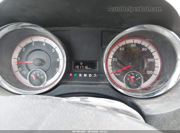 2C4RDGCG9HR800259 2017 DODGE GRAND CARAVAN Red Widok tylnych siedzeń