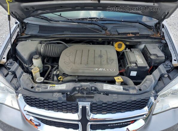 2C4RDGCGXHR800013 2017 DODGE GRAND Silver Widok komory silnika