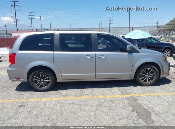2C4RDGEG0JR284876 2018 DODGE GRAND CARAVAN Серебряный Вид задней части салона