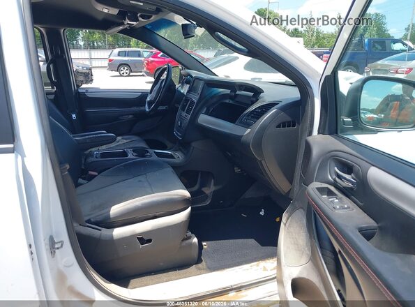 2C4RDGEG8HR732016 2017 DODGE GRAND CARAVAN Белый Вид салона спереди