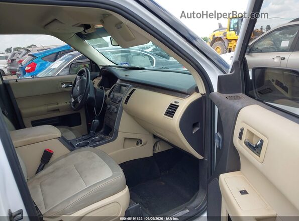 2FMGK5B8XGBA14064 2016 FORD FLEX White Front interior view
