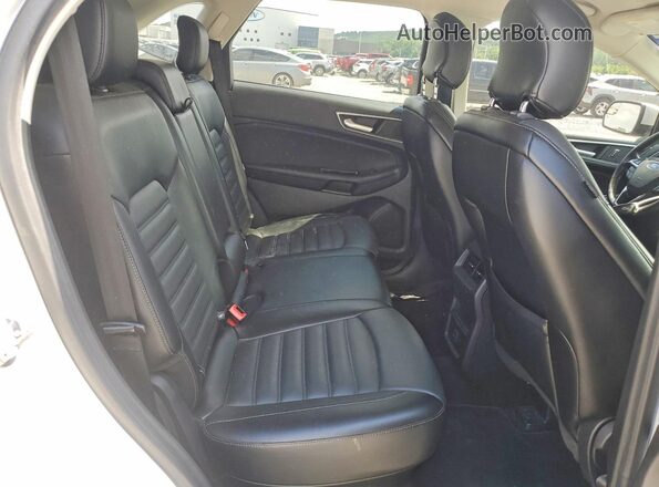 2FMPK3J90JBC37090 2018 FORD EDGE White Widok tylnych siedzeń