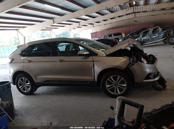 2FMPK3J91LBA49214 2020 FORD EDGE Gold Widok wnętrza z tyłu