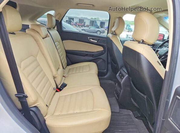 2FMPK3J9XJBB11853 2018 FORD EDGE White Вид задньої частини салону