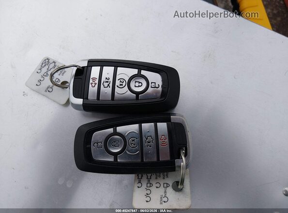2FMPK3J9XJBB58896 2018 FORD EDGE Белый Вид панели приборов