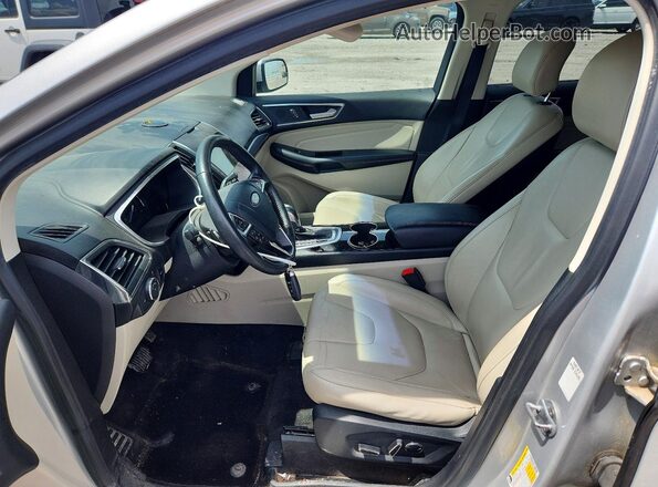 2FMPK3K90JBB42625 2018 FORD EDGE Silver Front interior view