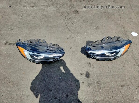 2FMPK3K94LBB24387 2020 FORD EDGE Silver Widok naklejki z numerem VIN