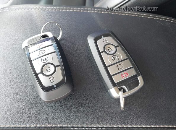 2FMPK3K9XHBB29231 2017 FORD EDGE Silver Widok deski rozdzielczej