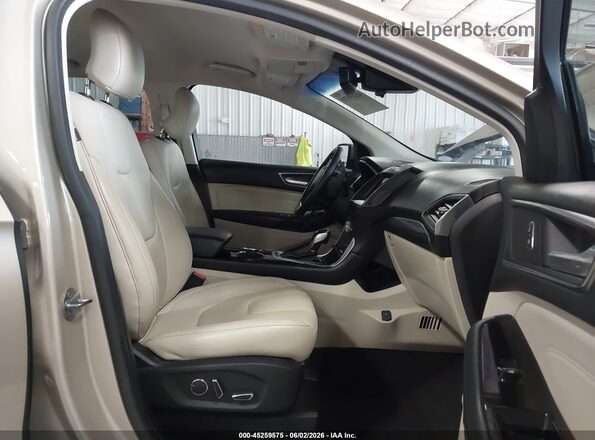 2FMPK3K9XJBC10199 2018 FORD EDGE Gold Front interior view