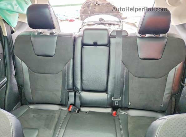2FMPK4AP0HBC25438 2017 FORD EDGE Silver Rear seats view