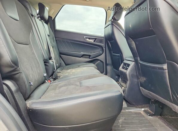 2FMPK4AP8JBC06920 2018 FORD EDGE Silver Rear interior view