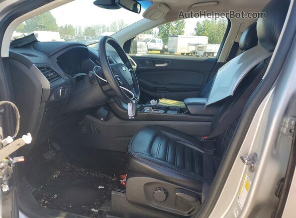 2FMPK4G97KBB49555 2019 FORD EDGE Silver Widok wnętrza z przodu