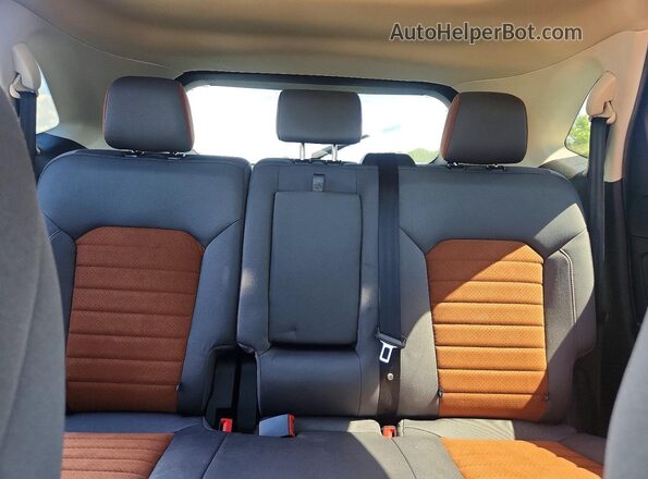 2FMPK4J80JBB66552 2018 FORD EDGE Gray Rear seats view