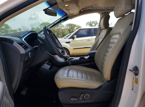 2FMPK4J89HBC54879 2017 FORD EDGE Белый Вид салона спереди