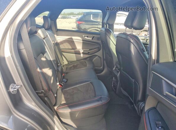 2FMPK4J93RBA17928 2024 FORD EDGE Gray Rear seats view