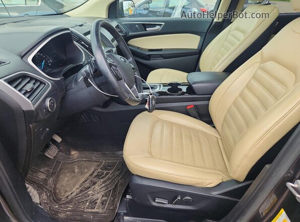 2FMPK4J94HBC33740 2017 FORD EDGE Gray Front interior view