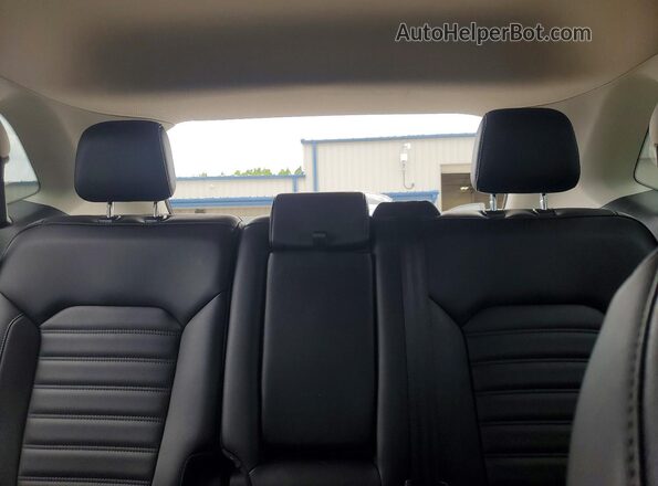 2FMPK4J95KBB49708 2019 FORD EDGE Gray Widok tylnych siedzeń