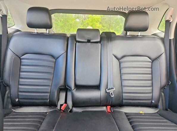 2FMPK4J95LBA58715 2020 FORD EDGE White Rear seats view