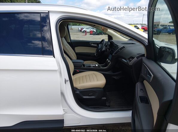2FMPK4J9XRBB10476 2024 FORD EDGE White Вид салону спереду