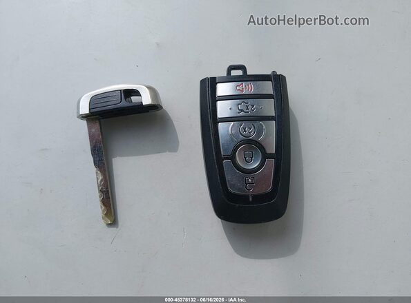 2FMPK4K83HBB35689 2017 FORD EDGE Красный Вид панели приборов
