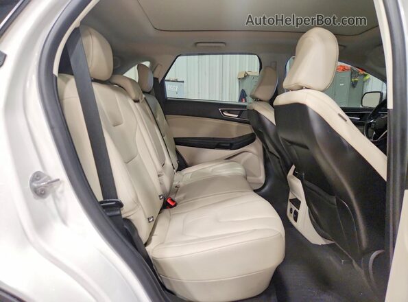 2FMPK4K91MBA46917 2021 FORD EDGE White Widok tylnych siedzeń