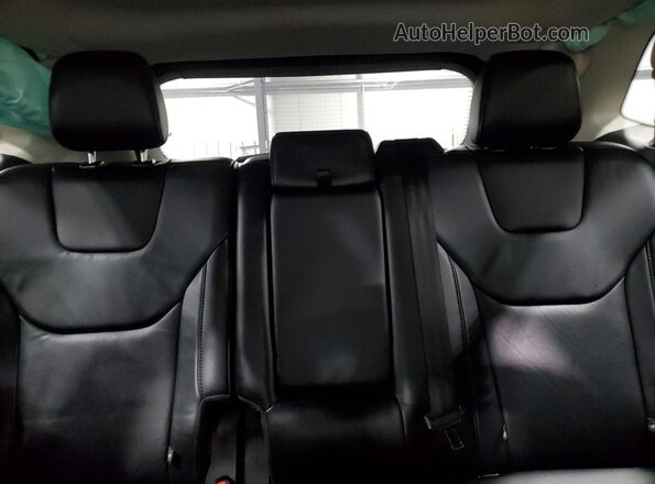 2FMPK4K92GBB66973 2016 FORD EDGE White Rear seats view
