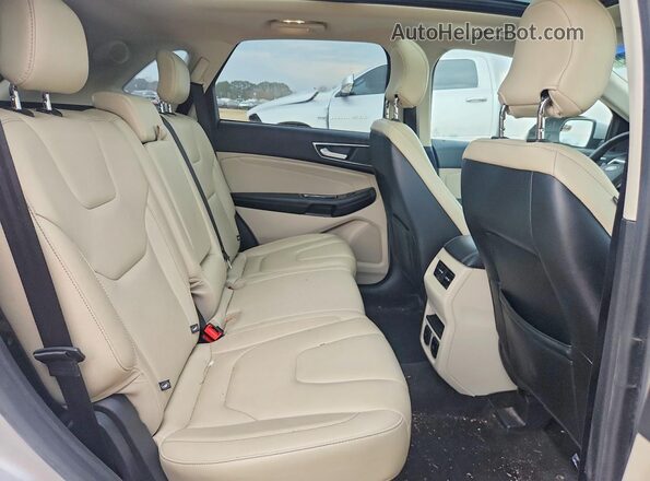 2FMPK4K94JBB89212 2018 FORD EDGE Silver Vista interior trasera
