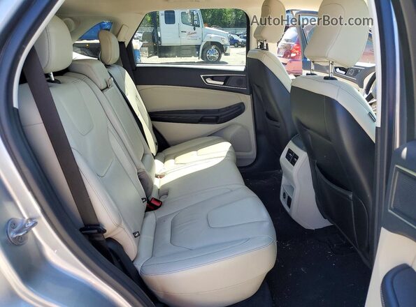 2FMPK4K96NBA34120 2022 FORD EDGE Silver Vista interior trasera