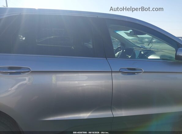 2FMPK4K9XNBA31785 2022 FORD EDGE Silver Widok wnętrza z tyłu