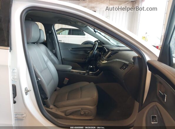 2G1105S38J9128396 2018 CHEVROLET IMPALA Белый Вид салона спереди