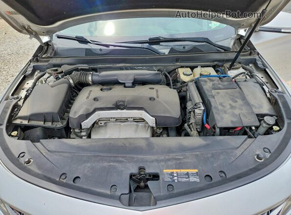 2G1105SA2J9121359 2018 CHEVROLET IMPALA Серебряный Вид задней части салона