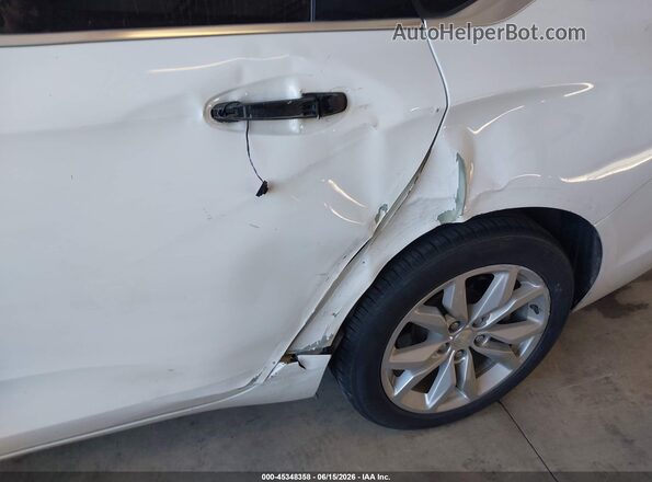 2G1105SA8J9168668 2018 CHEVROLET IMPALA White Դիմացի տեսք