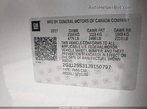 2G1125S31J9150797 2018 CHEVROLET IMPALA Silver Widok komory silnika