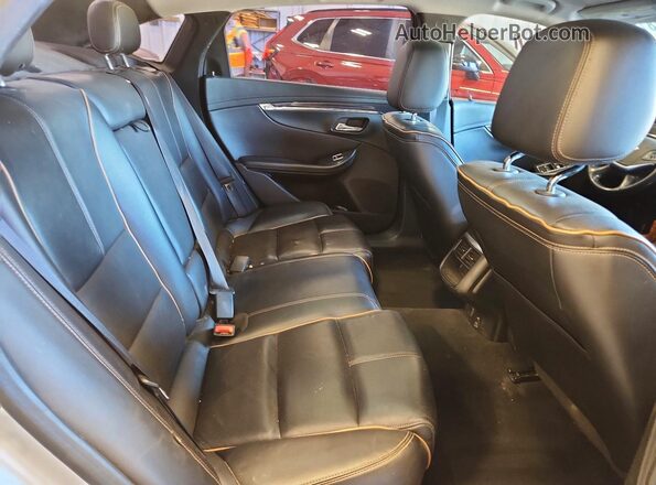 2G1145S39H9133119 2017 CHEVROLET IMPALA Silver Widok tylnych siedzeń